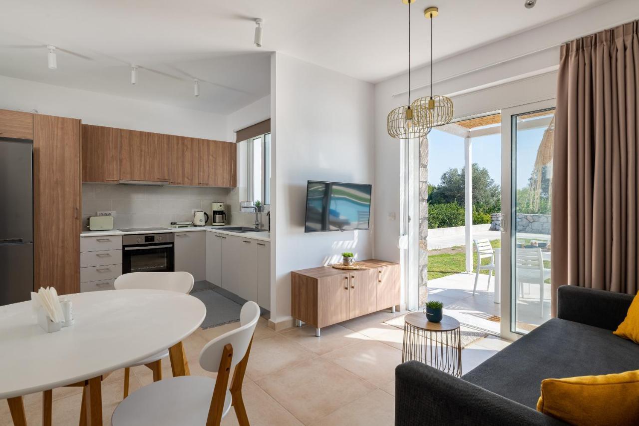 Ossiano Pool Villas,heating Pool, 2 Min Drive To & 10 Min To Lindos Villa Charaki