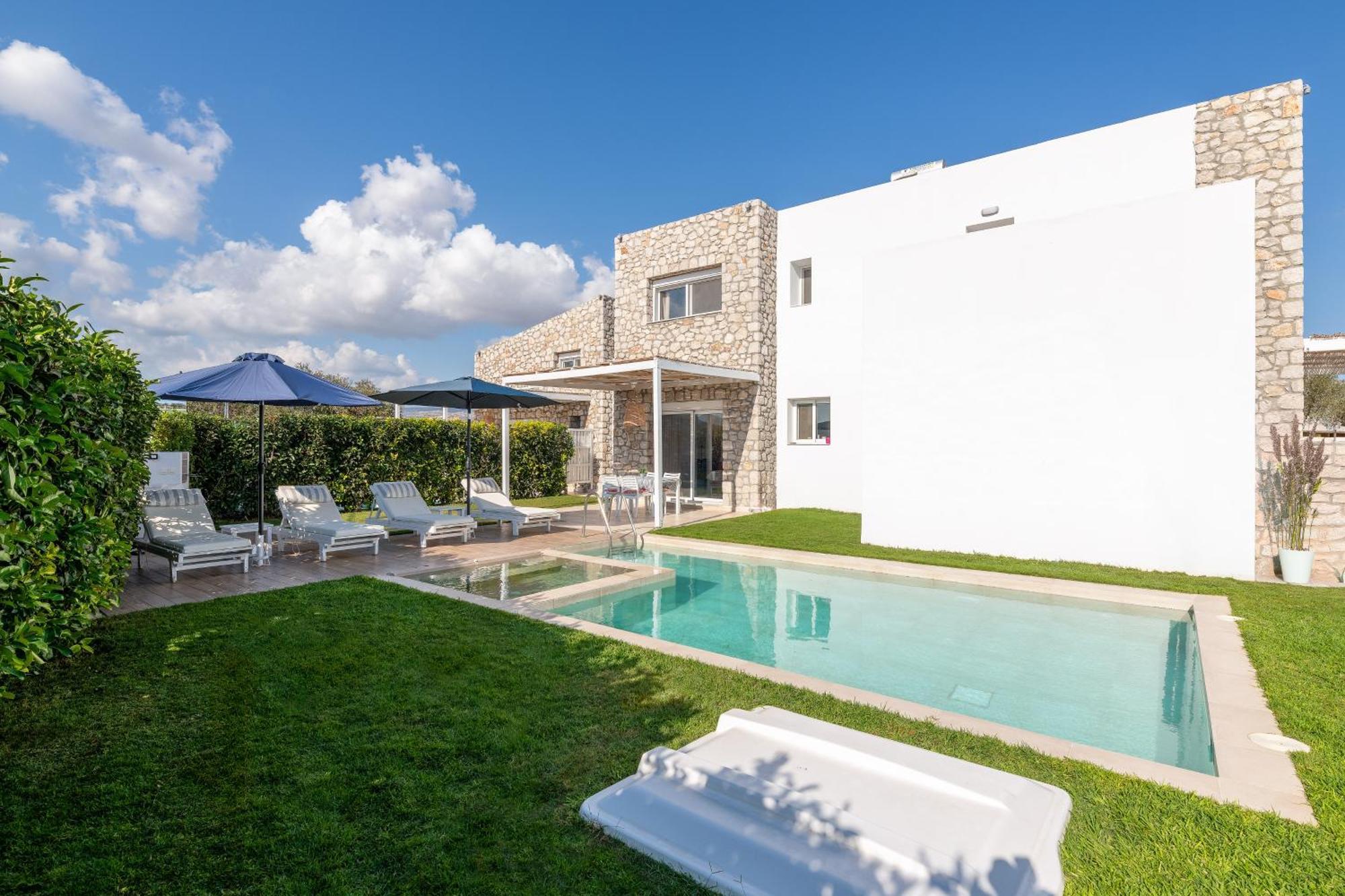 Ossiano Pool Villas,heating Pool, 2 Min Drive To & 10 Min To Lindos Villa Charaki