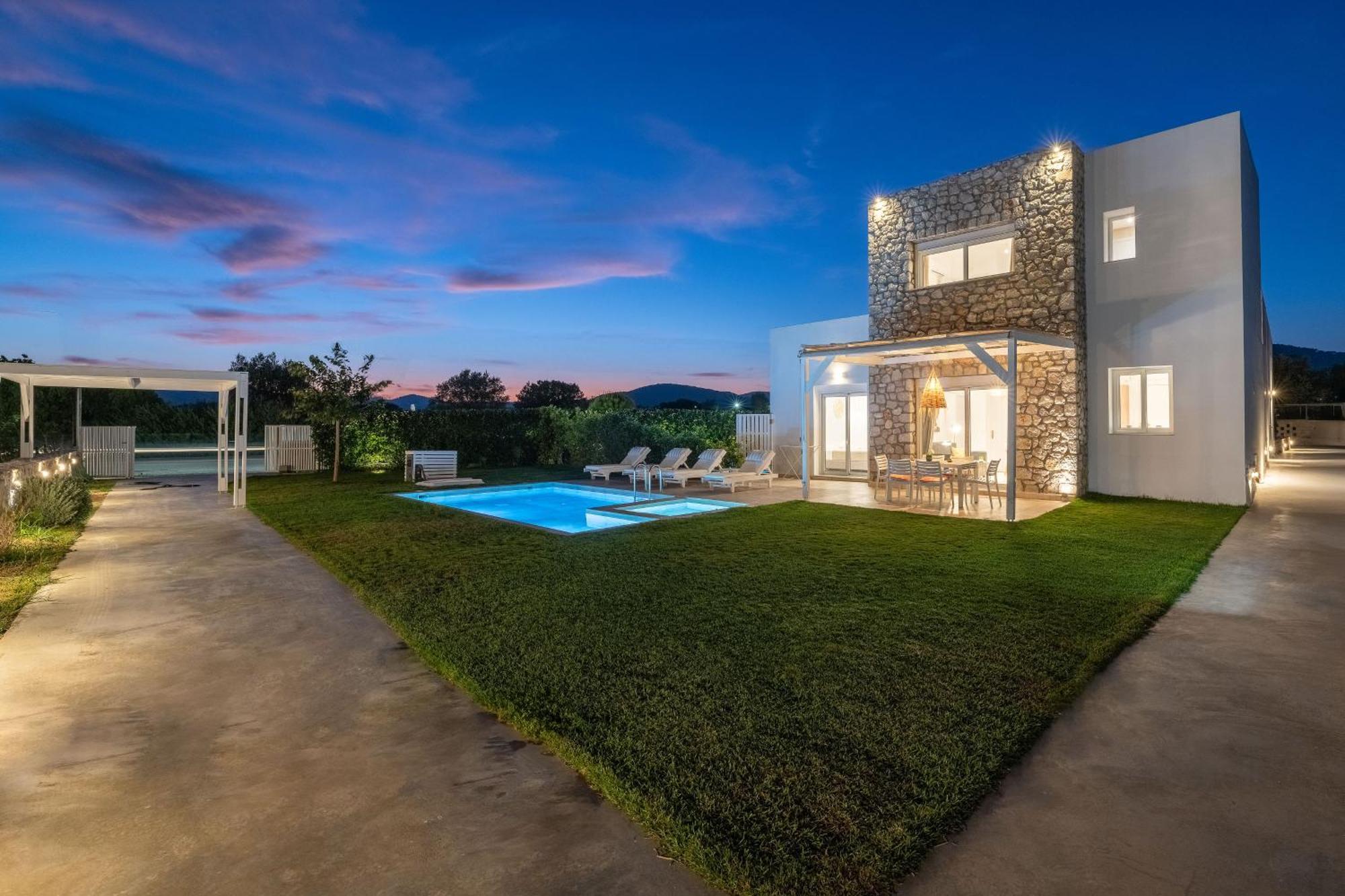 Ossiano Pool Villas,heating Pool, 2 Min Drive To & 10 Min To Lindos Villa