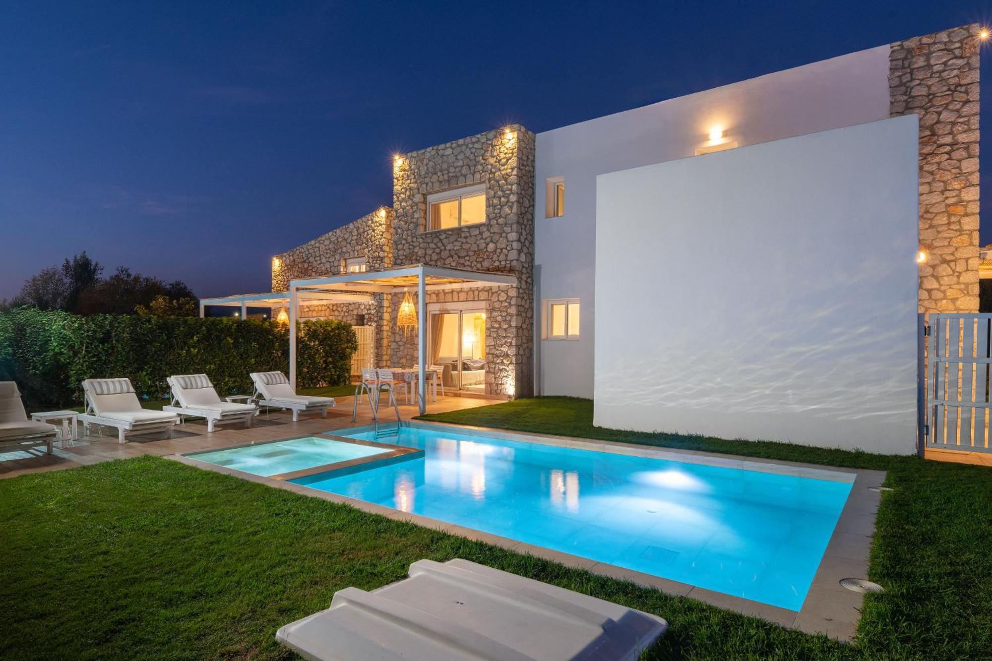 Ossiano Pool Villas,heating Pool, 2 Min Drive To & 10 Min To Lindos Charaki
